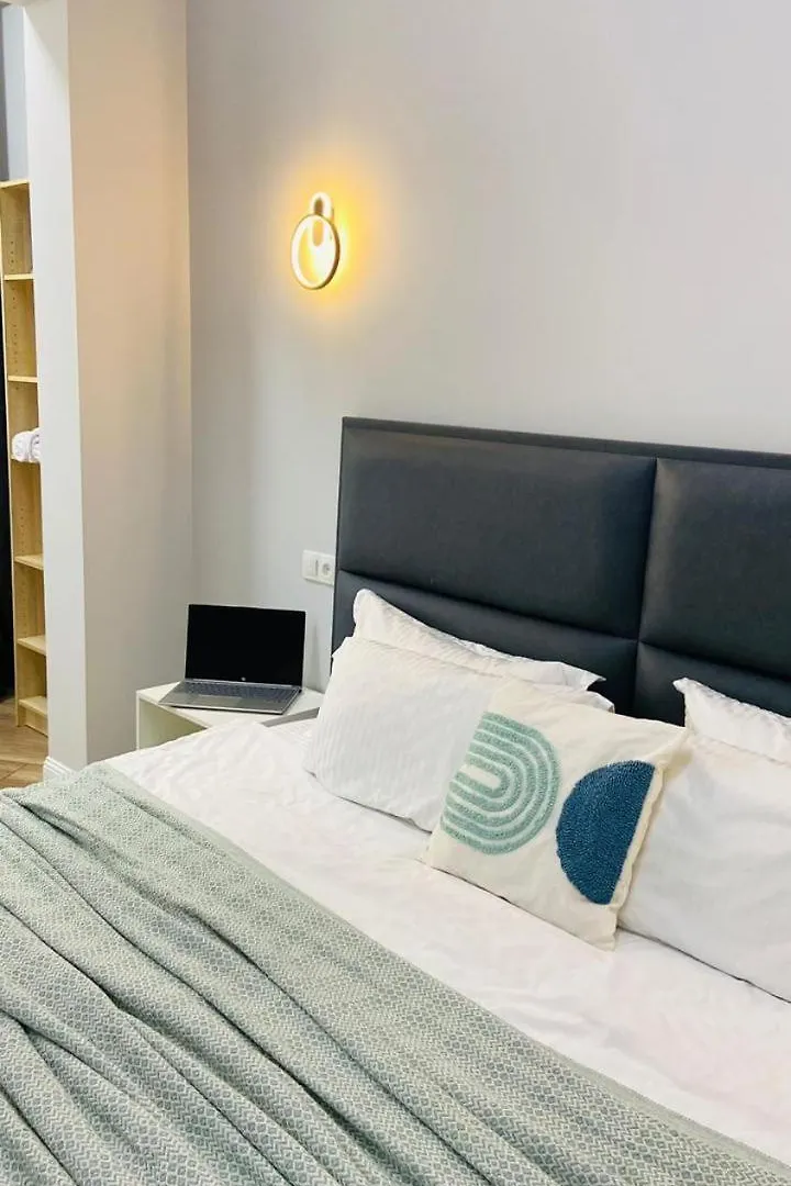 Уютная Квартира Возле Мегы Almaty Apartment